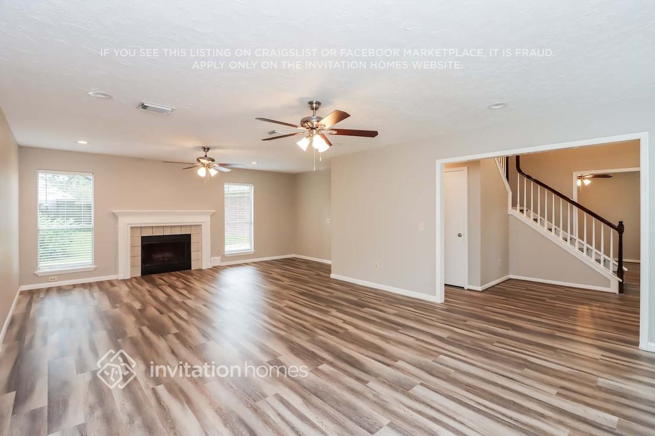 2010 Dublin Dr - Photo 4 of 16