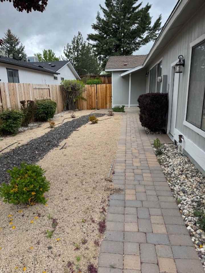 2845 Harding Way - Photo 2 of 18