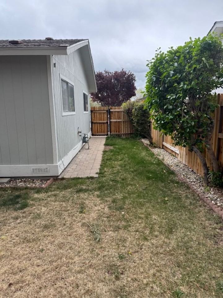 2845 Harding Way - Photo 3 of 18