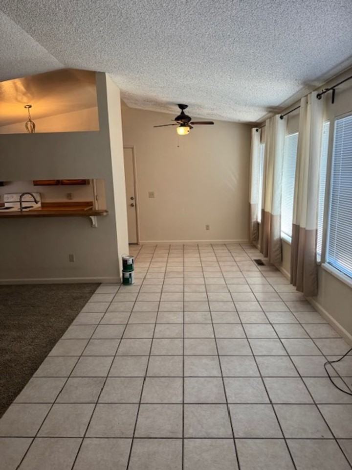 2845 Harding Way - Photo 7 of 18