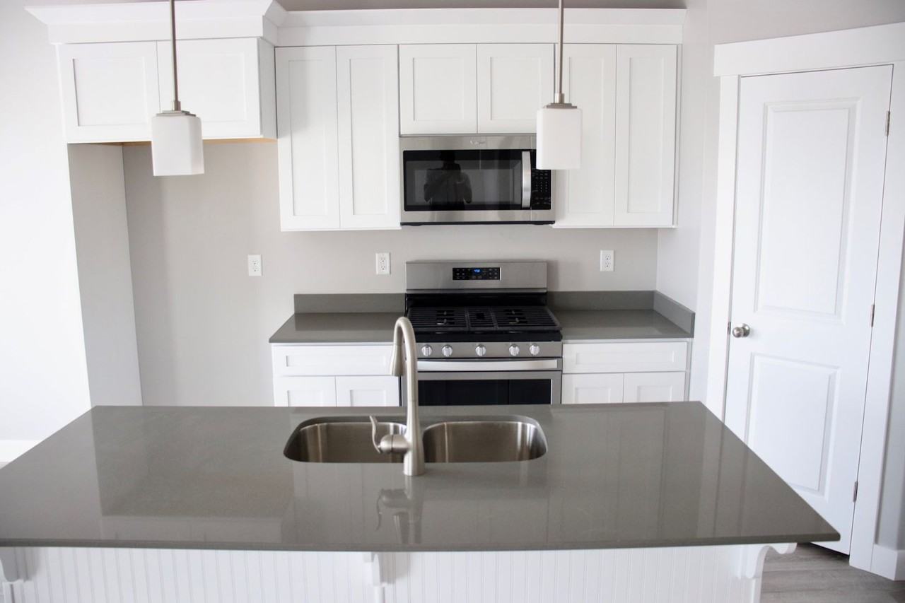 4125 W 1650 N - Photo 3 of 10