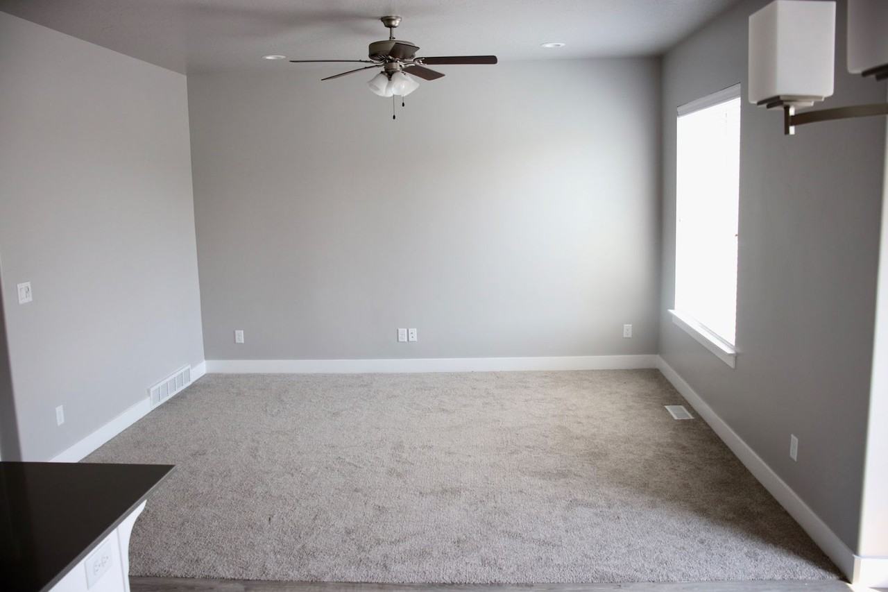 4125 W 1650 N - Photo 7 of 10