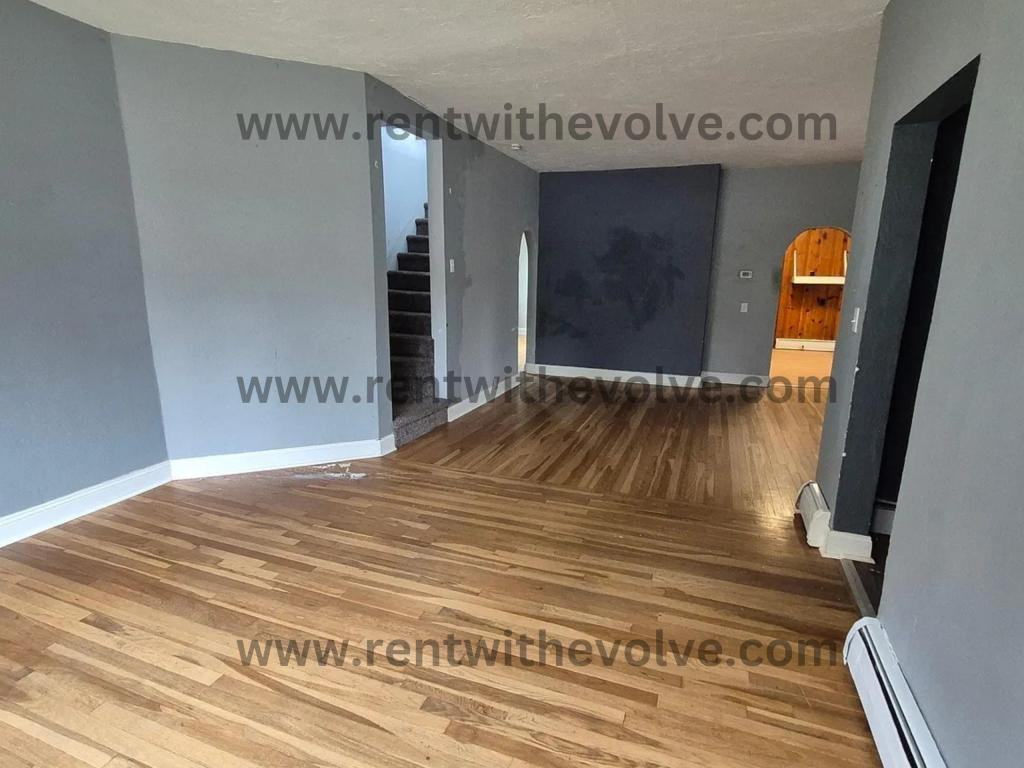 209 N Walnut St - Photo 4 of 9