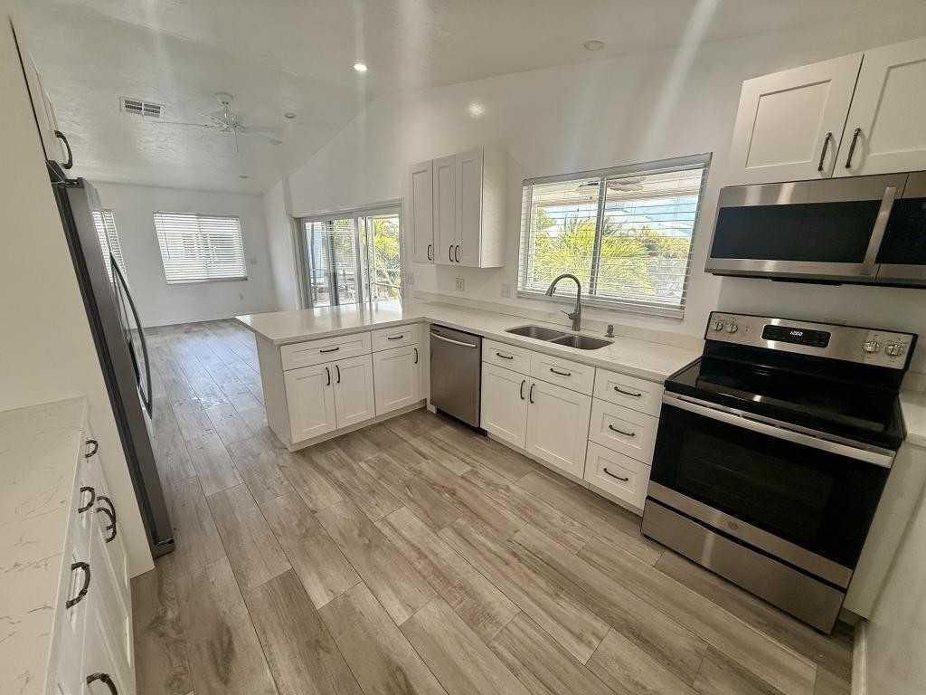 27466 Martinique Ln - Photo 3 of 35