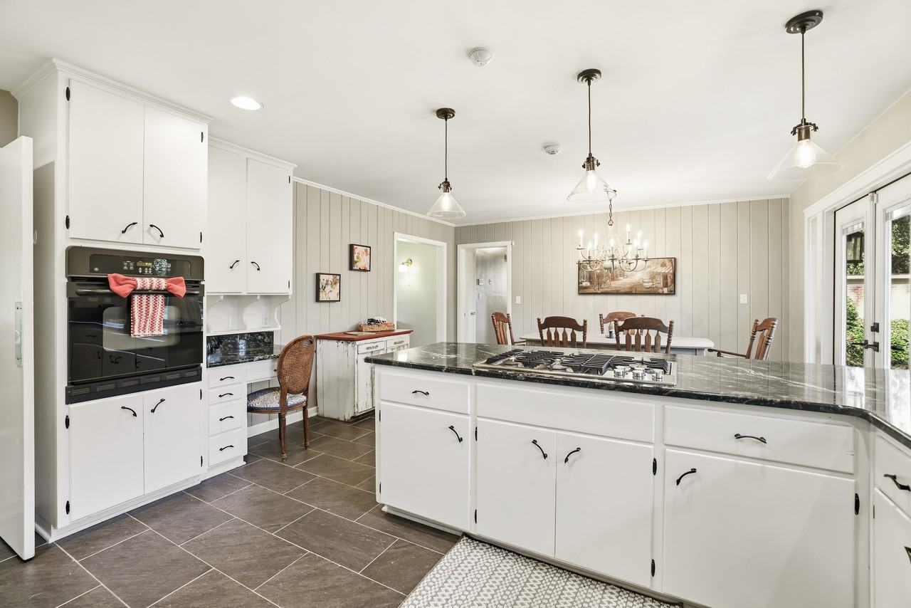 1312 Dillard St #1 - Photo 2 of 9