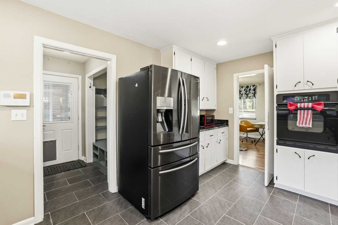 1312 Dillard St #1 - Photo 4 of 9