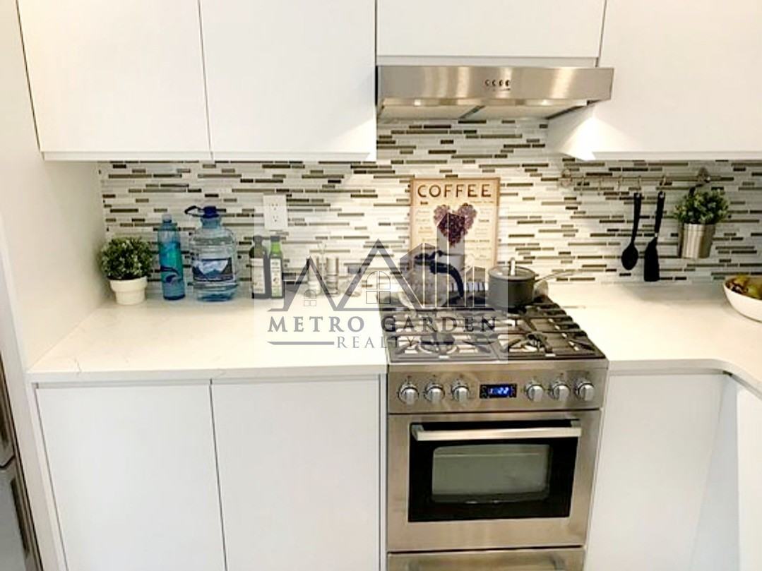 68-15 Selfridge Street #3D - Photo 3 of 11