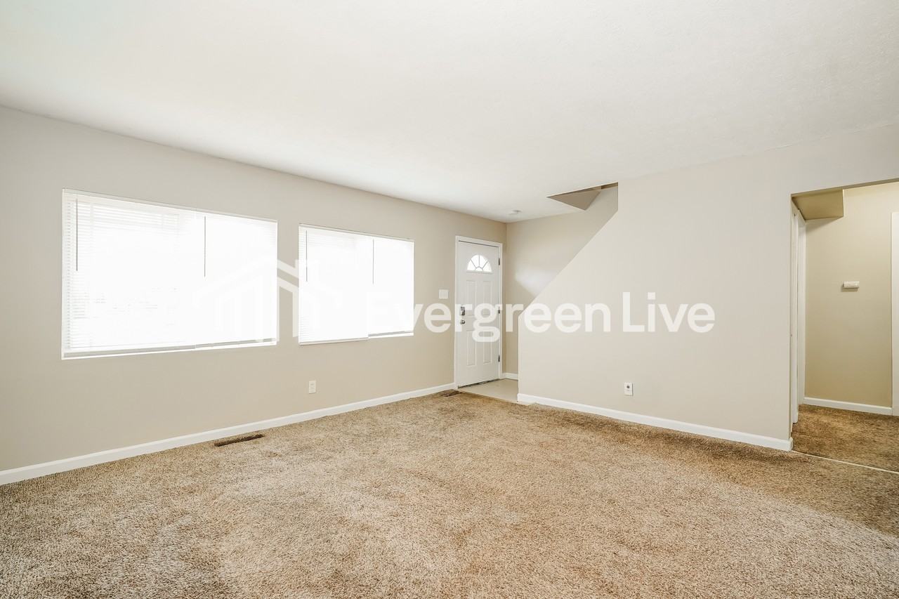 1618 Dundee Ct - Photo 4 of 15