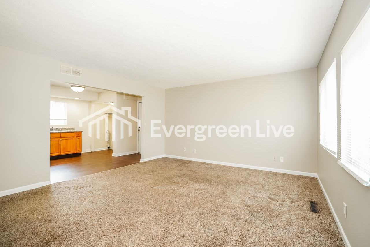 1618 Dundee Ct - Photo 5 of 15
