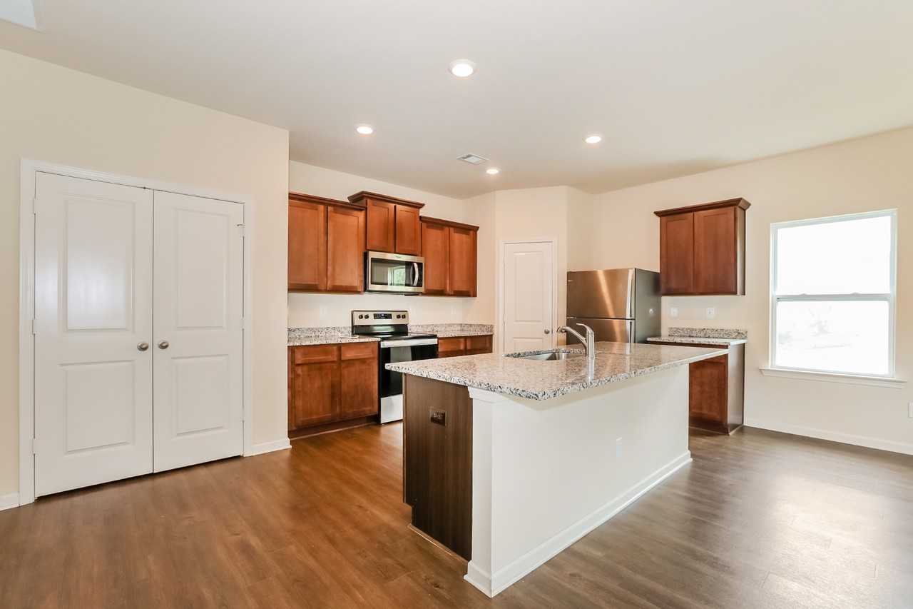 968 Creekview Road - Photo 3 of 20