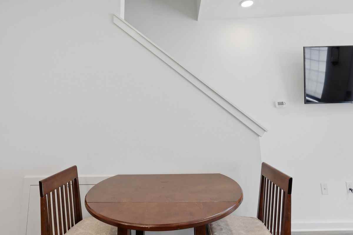 1113 Lemon St - Photo 5 of 50