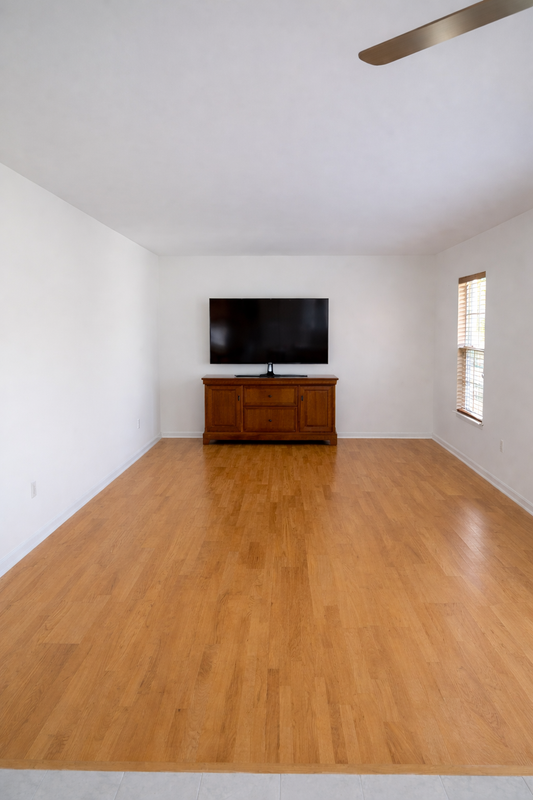 9315 Brandon St - Photo 5 of 16