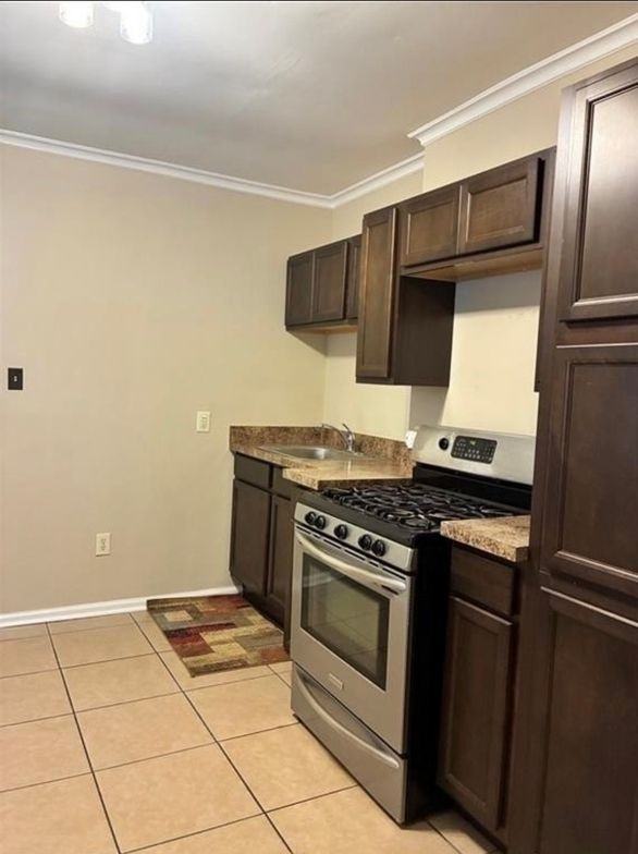 2507 Jonquil St - Photo 2 of 3