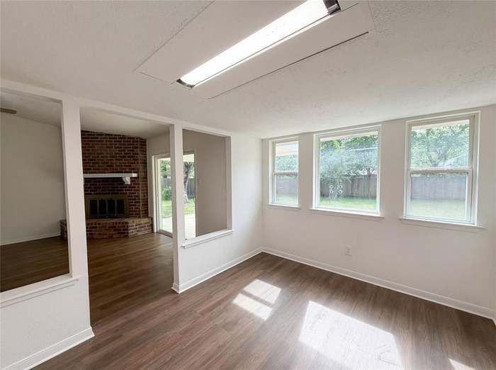 913 Jayellen Ct - Photo 5 of 15