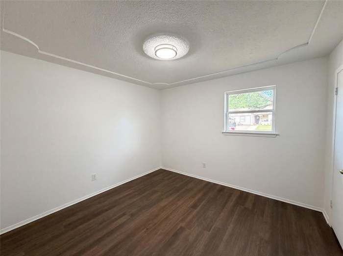 913 Jayellen Ct - Photo 7 of 15