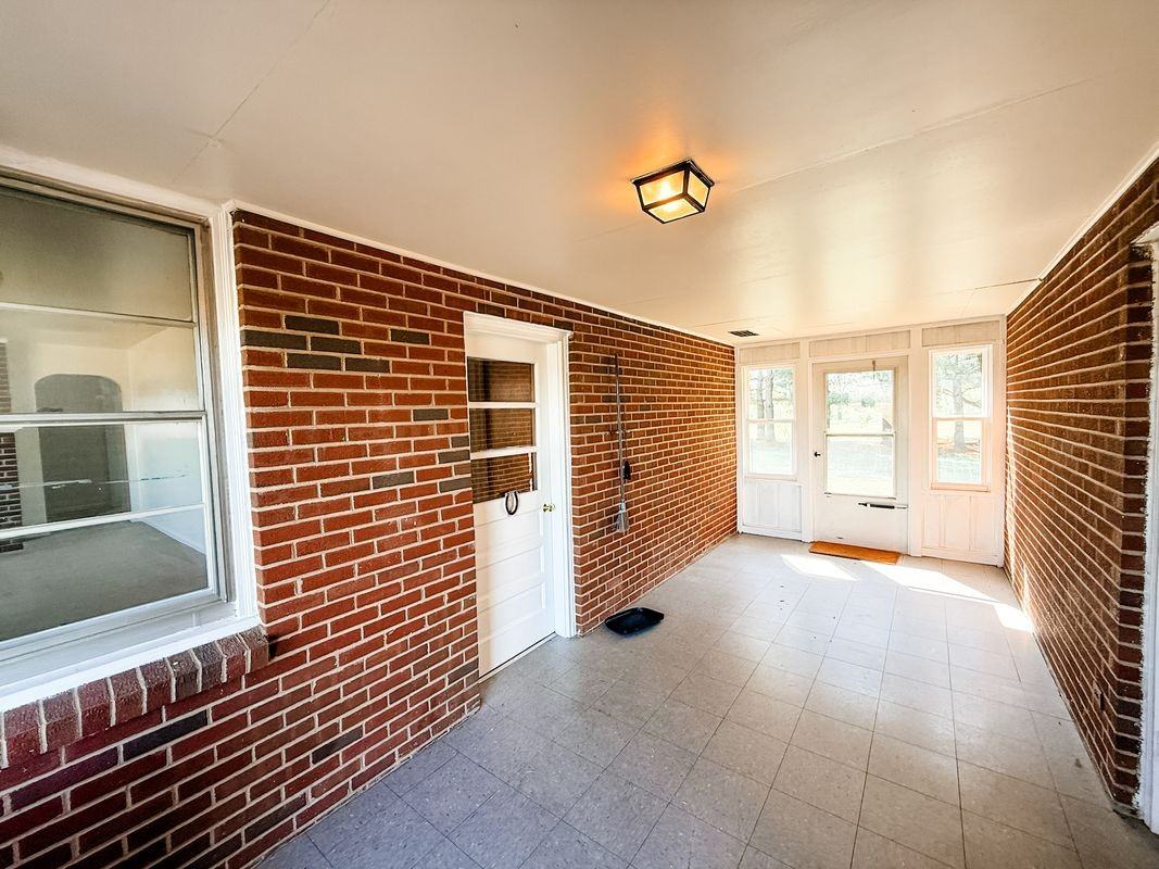 3396 Kings Hwy - Photo 4 of 6