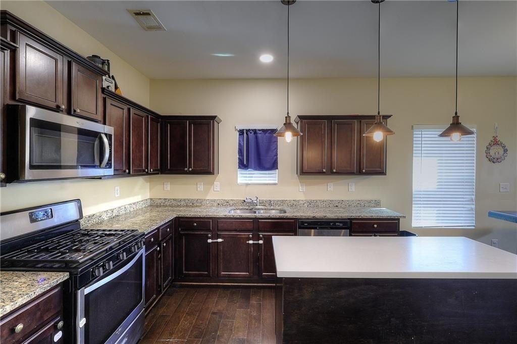 1230 Dianne Dr - Photo 3 of 27