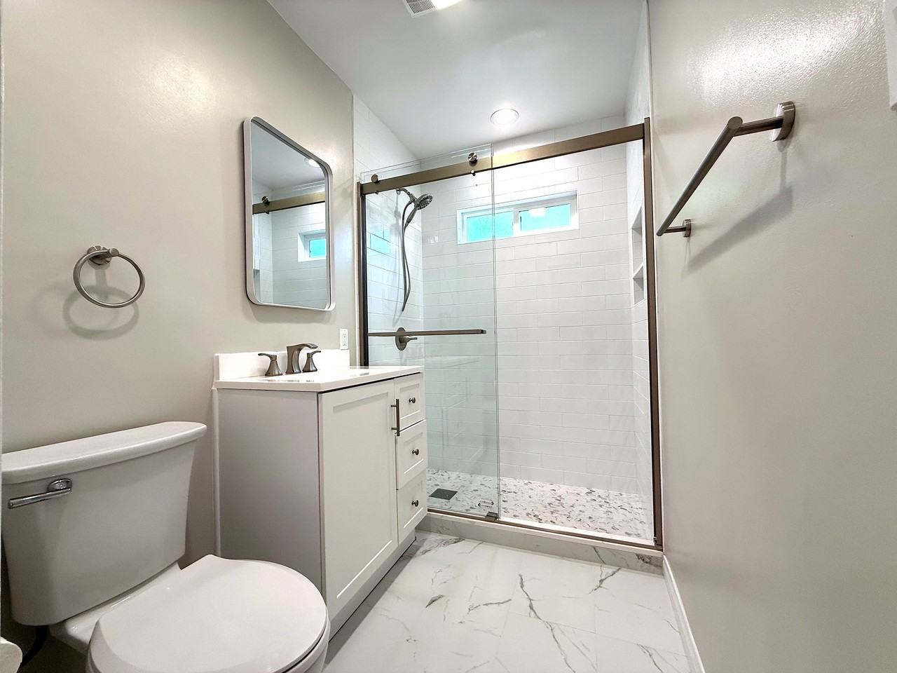 5670 San Vicente Blvd - Photo 7 of 10