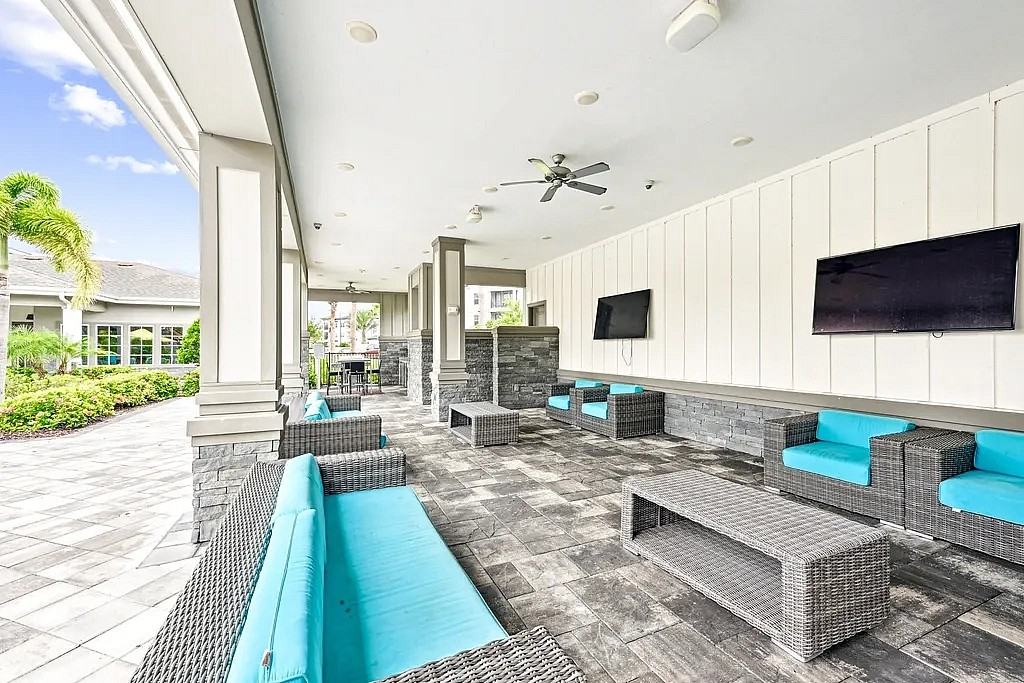 Halston Waterleigh - Photo 6 of 49