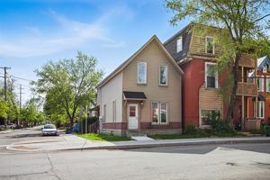 featured image of 155 Florence Street 4