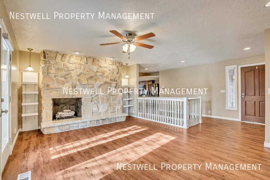 1278 E Starwood Ct - Photo 4 of 25