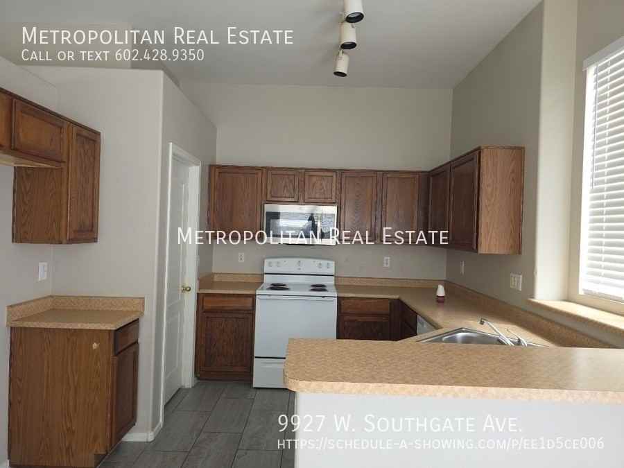 9927 W Southgate Ave - Photo 6 of 22