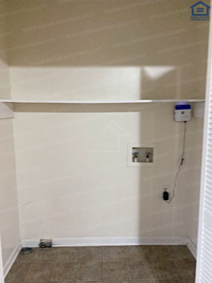 328 Oriole Dr #E1 - Photo 5 of 12