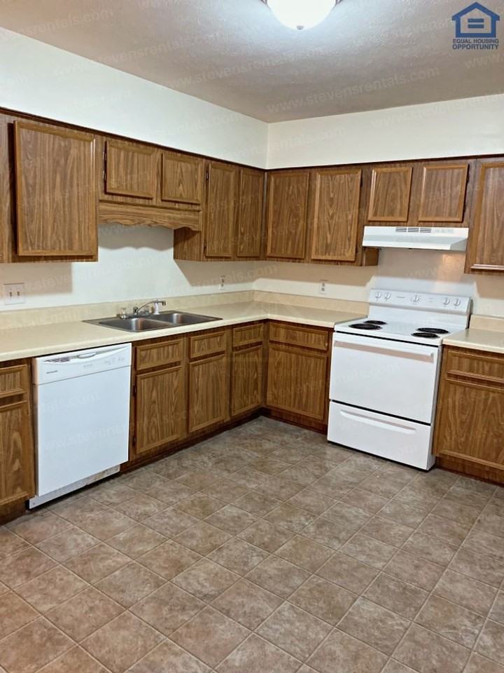 328 Oriole Dr #E1 - Photo 6 of 12