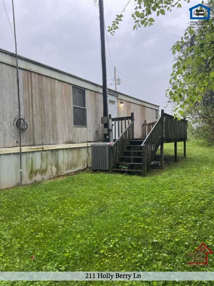 211 Holly Berry Ln - Photo 6 of 26