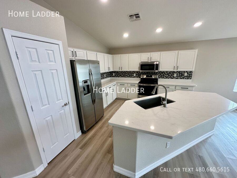 9732 E Kiowa Ave - Photo 3 of 21