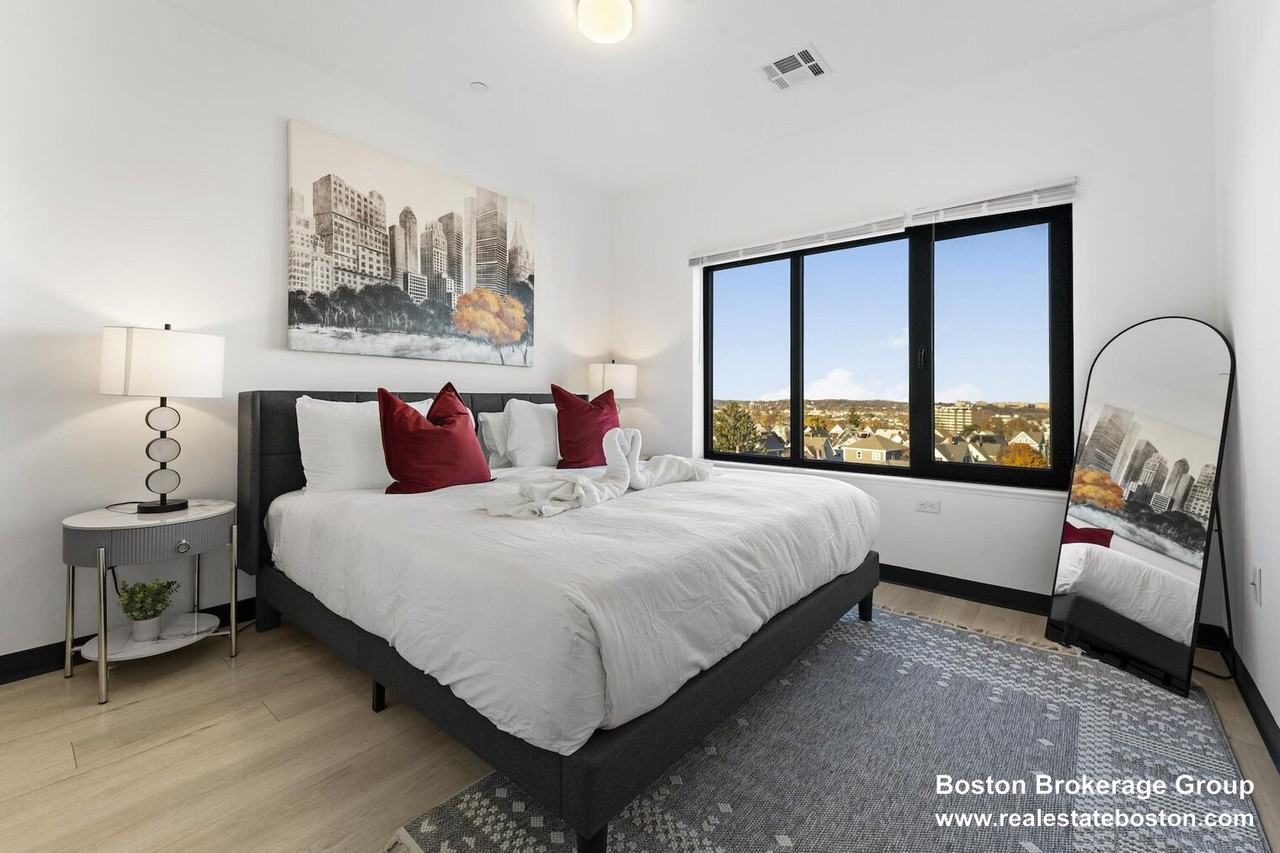 600 Broadway - Photo 6 of 50