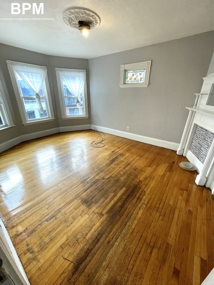 7 Greenmount St #2 - Photo 3 of 5