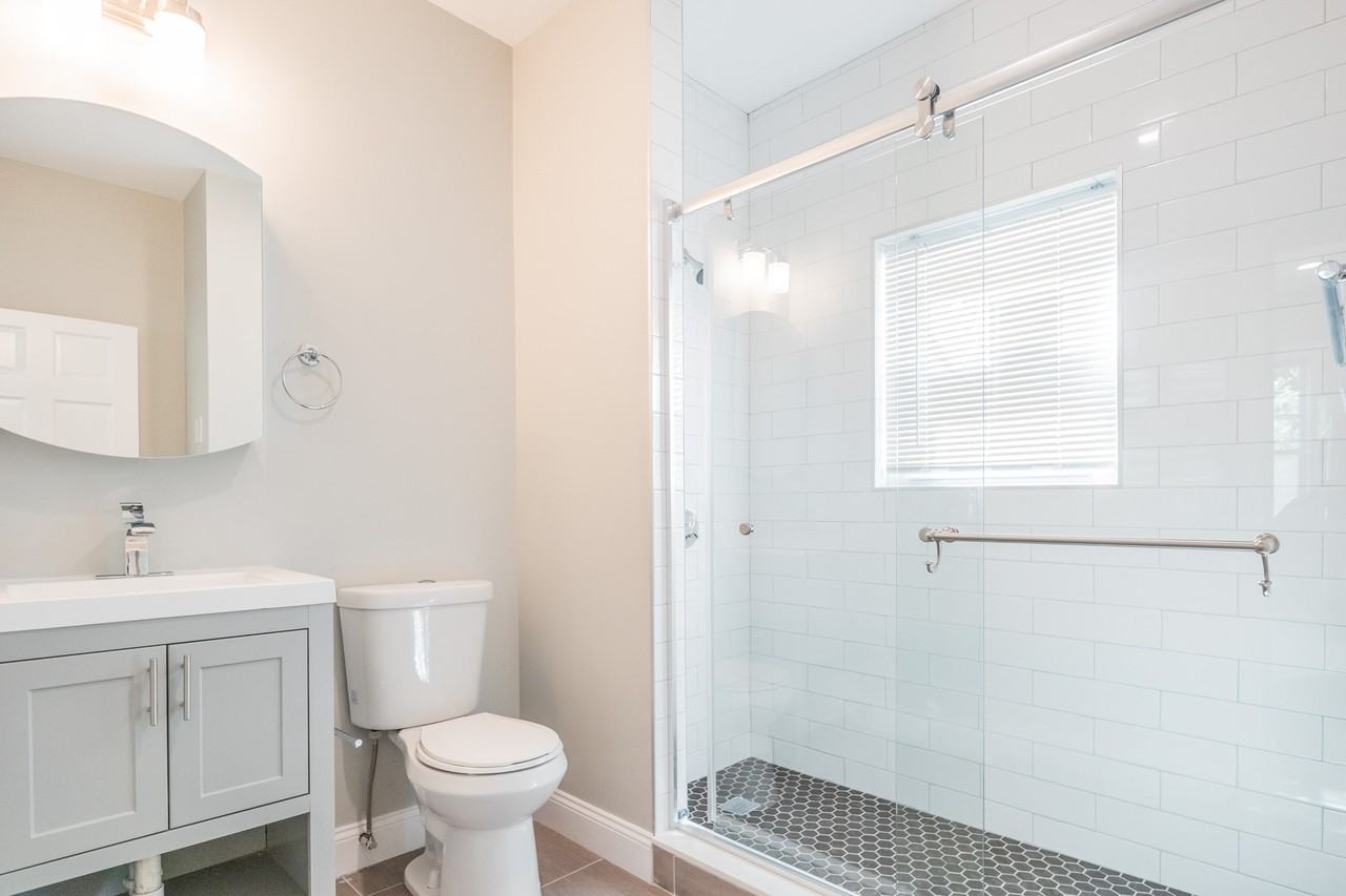 16 Rossmore Rd #1 - Photo 5 of 7