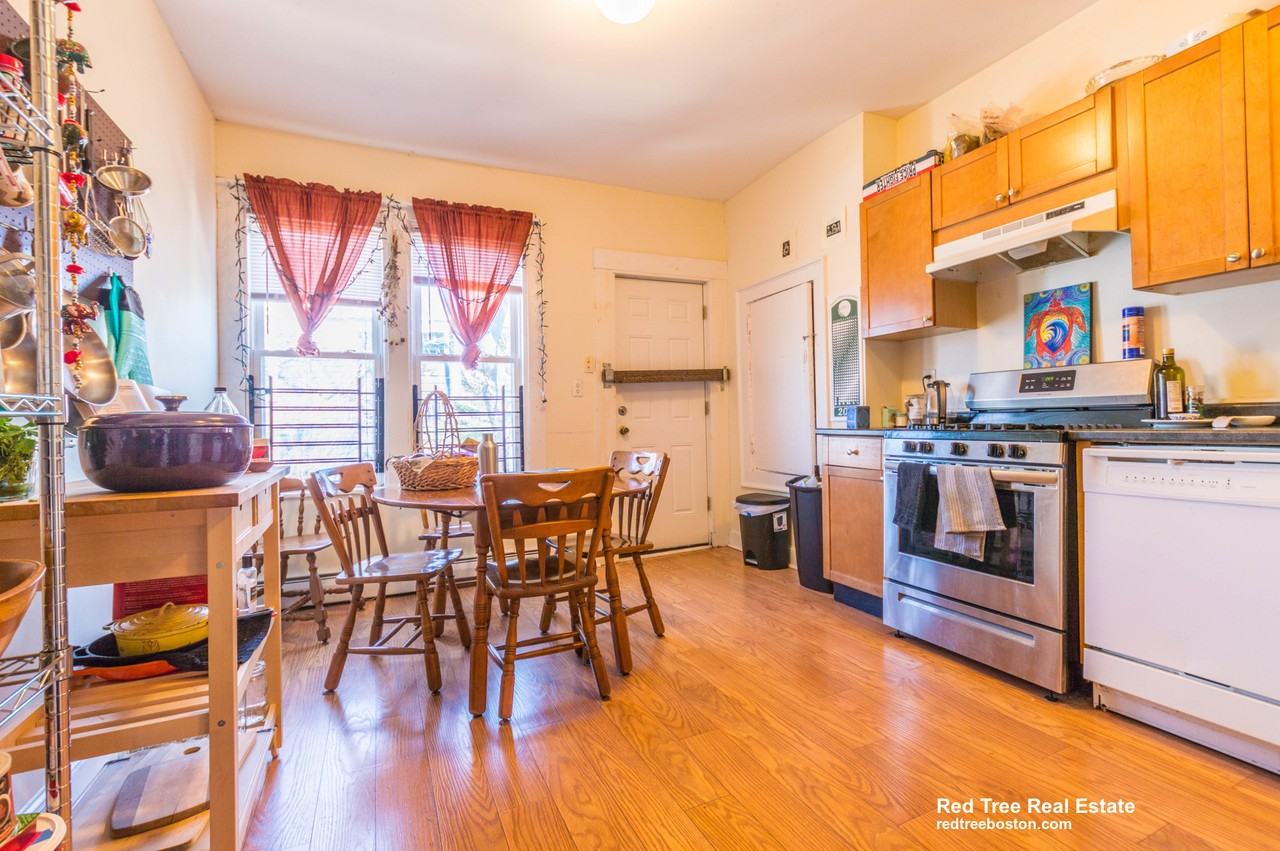 48 Green St #3 - Photo 7 of 12