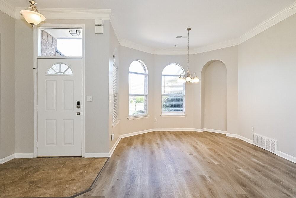 6157 Braybourne Main - Photo 7 of 20