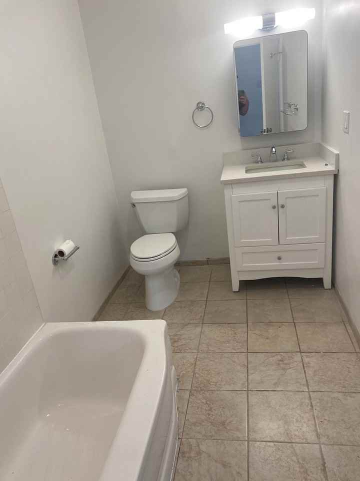 4350 W 171st St #B - Photo 7 of 7