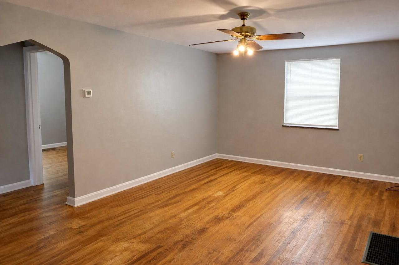 5517 Surrey Ave - Photo 2 of 16