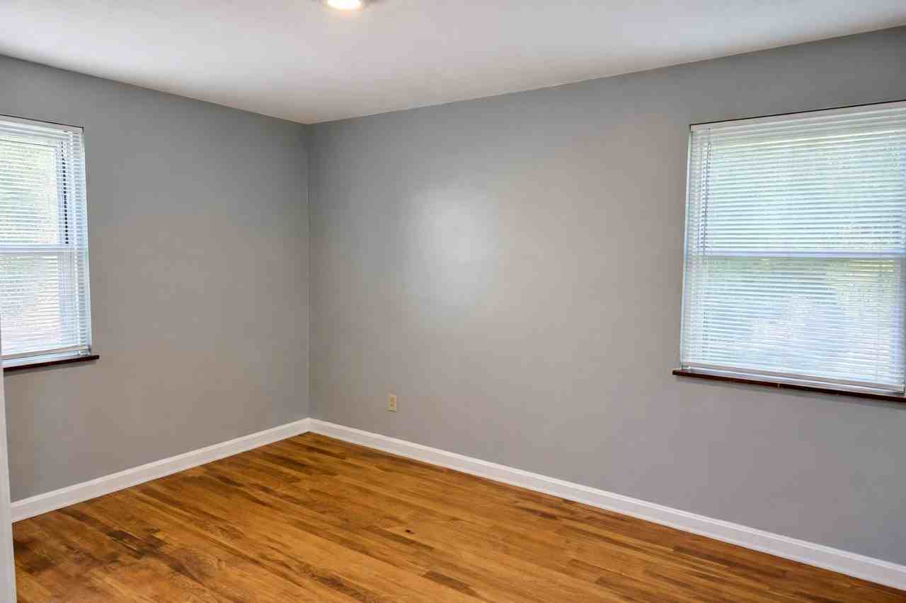 5517 Surrey Ave - Photo 3 of 16