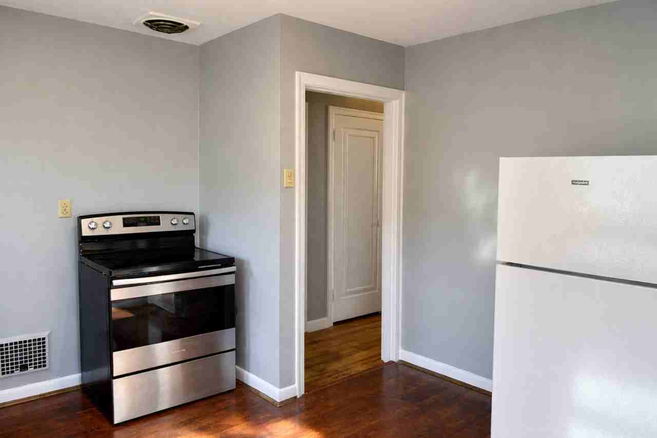 5517 Surrey Ave - Photo 5 of 16