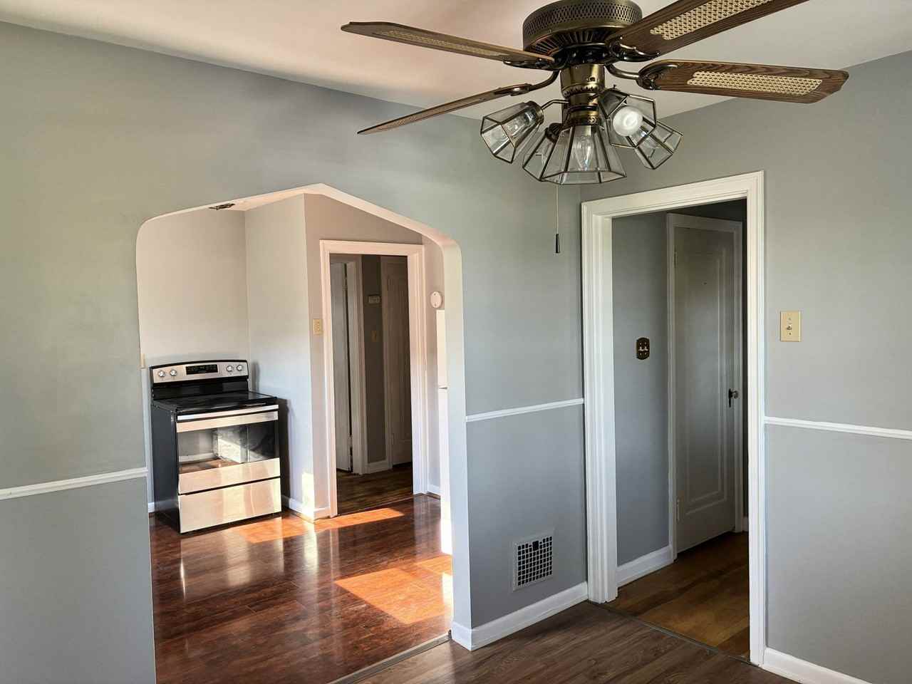 5517 Surrey Ave - Photo 7 of 16