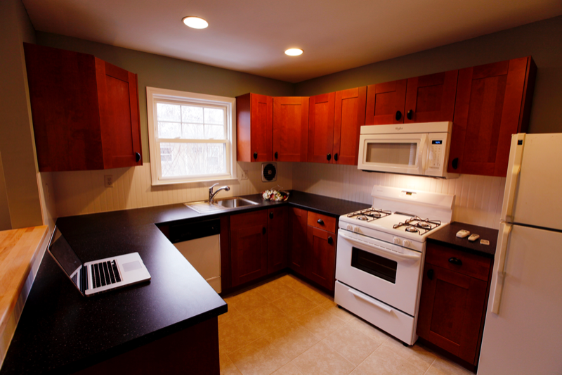 1048 Saint Charles Ave Ne - Photo 3 of 9