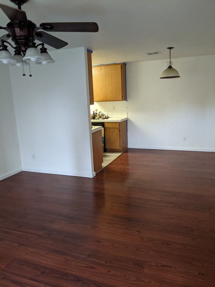 127 Huber Ct - Photo 2 of 11