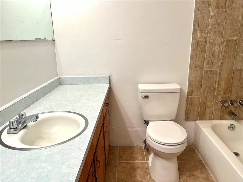 2226 Formosa Cir #A - Photo 3 of 11