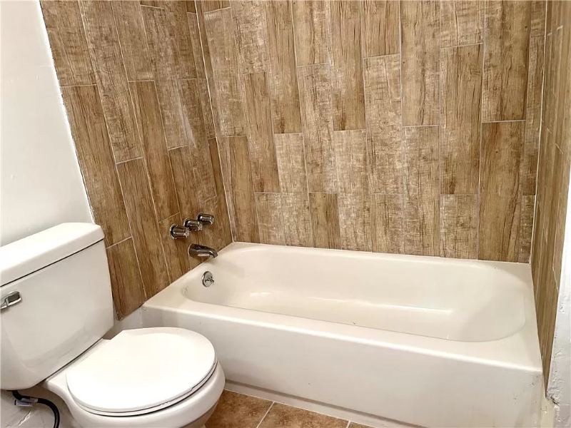 2226 Formosa Cir #A - Photo 6 of 11