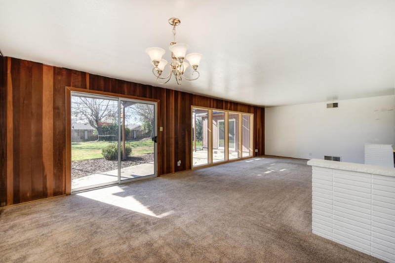 1302 Frances Dr - Photo 5 of 17