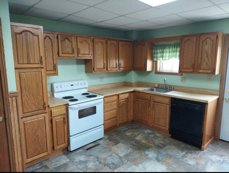 122 Maple St - Photo 4 of 9