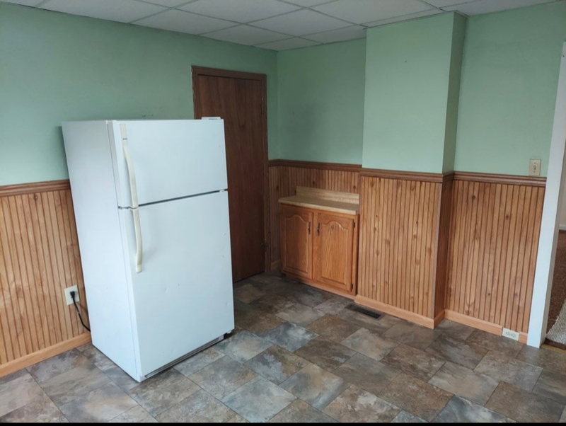 122 Maple St - Photo 5 of 9