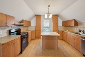 featured image of 91 Walnut St #3