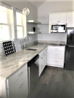 608 Ray Ave - Photo 2 of 22