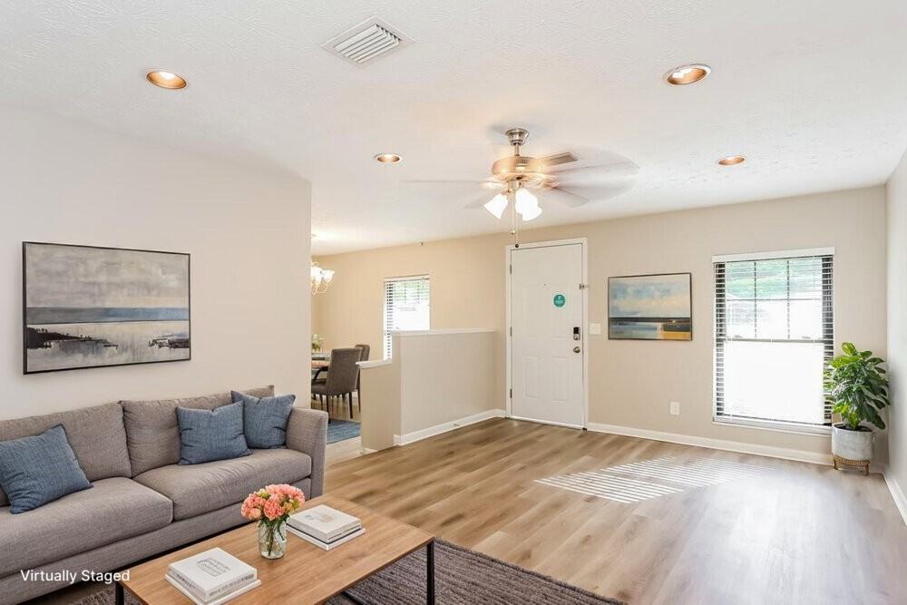 1655 Aletha Dr - Photo 3 of 19